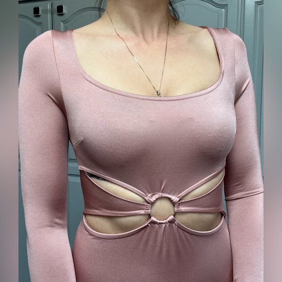 I Joah cut Out Ring Mini Satin Dress - Picture 7 of 9